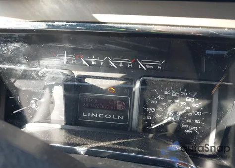 2013 Lincoln Navigator z USA, uszkodzony, nr VIN 5LMJJ2J59DEL01844